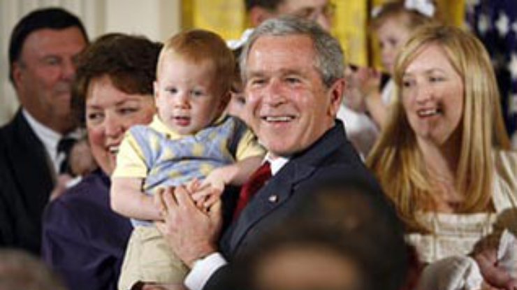 Буш наложил вето на выращивание человеческих зародышей для исследований
