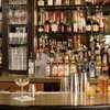В ирландском баре продается коктейль с золотыми хлопьями