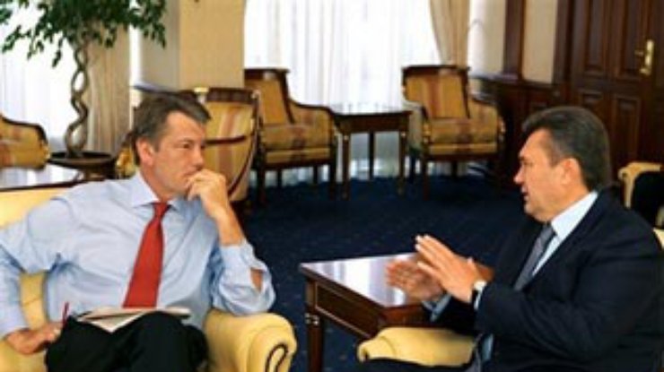 НГ: Янукович пошел против генеральной линии