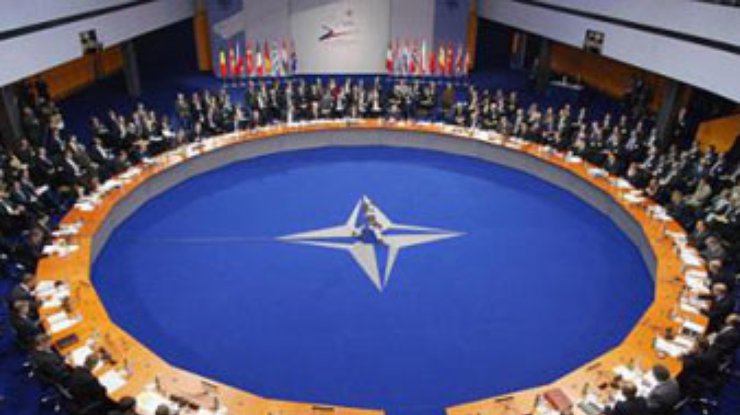 Ющенко призывает прекратить дискуссии о членстве в НАТО