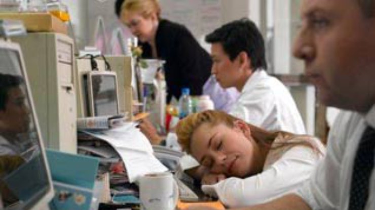 Сон на рабочем месте повышает работоспособность