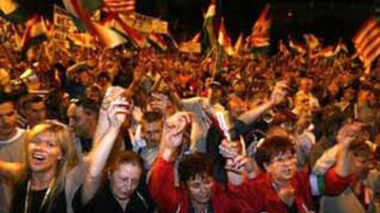 Венгерская оппозиция вывела на митинг 50 тысяч человек