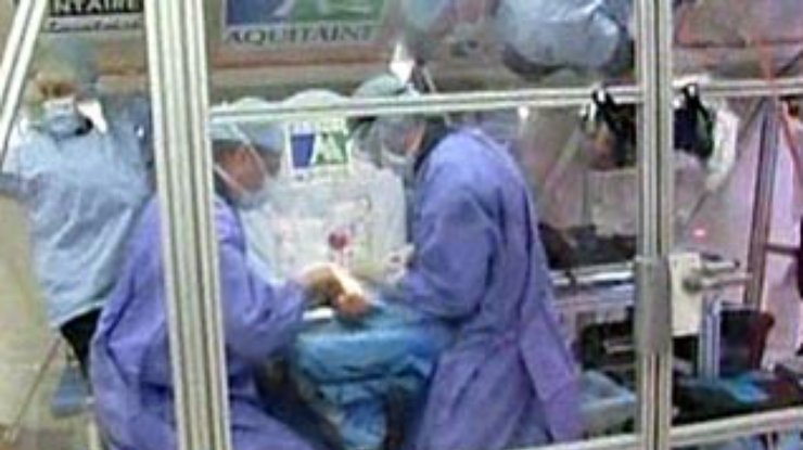 Французские врачи впервые прооперировали человека в невесомости