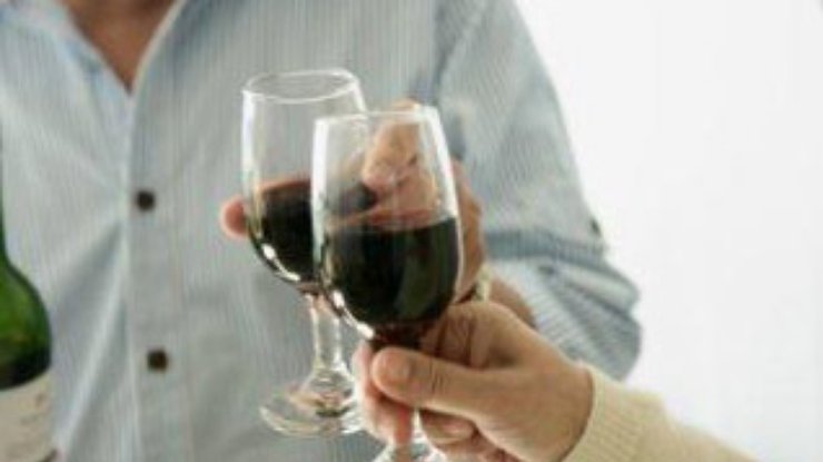 Красное вино помогает пережить инсульт
