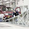 General Motors внедряет боковые "шторки" безопасности