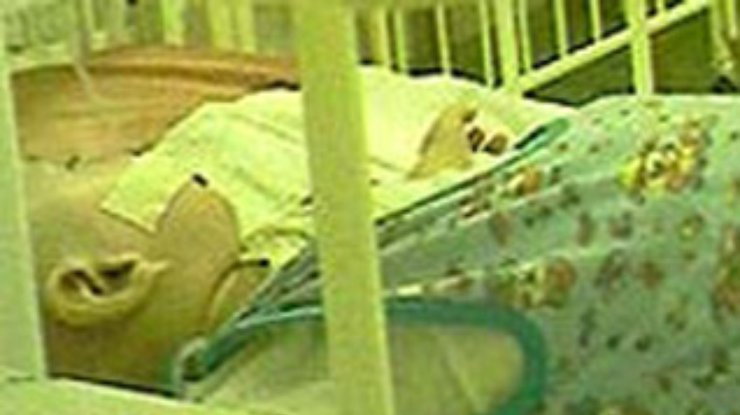 В российкой больнице детям "чтоб не мешали", заклеивали рты пластырем