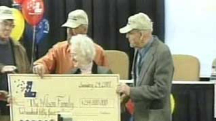 В США 84-летний пенсионер выиграл 254 миллиона долларов