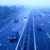 Снегопад парализовал движение транспорта на юге Украины