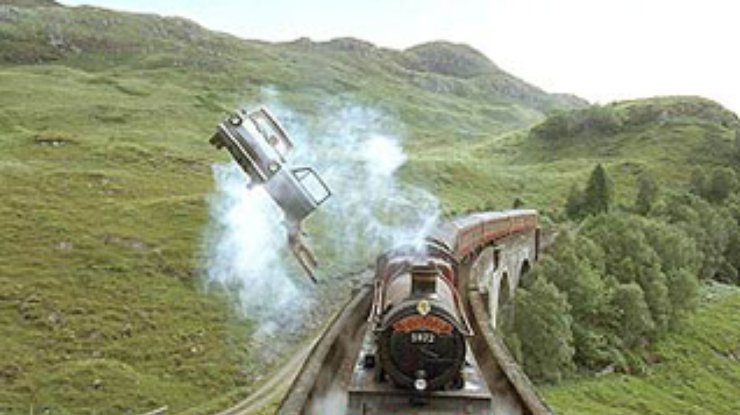 В поезде Гарри Поттера разбили окна