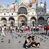 Власти Венеции проследят за туристами