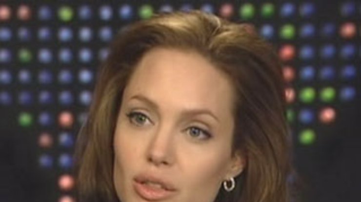 Джоли запретила прессе присутствовать на премьере фильма о свободе слова