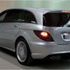 "Заряженный" Mercedes R-класса никому не нужен