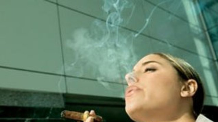 Курение вредит мужчинам и женщинам по-разному