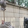 Памятнику Гайдара отбили руки и туловище