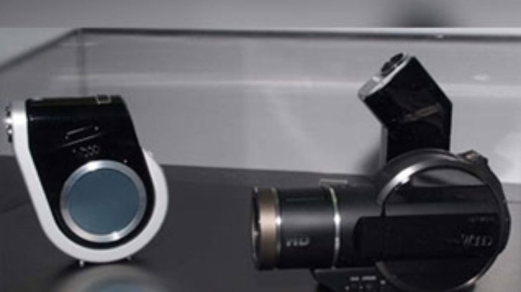 Hitachi представила прототипы первой видеокамеры с Blu-ray-дисководом
