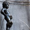 Брюссельский "писающий мальчик" надел вышиванку