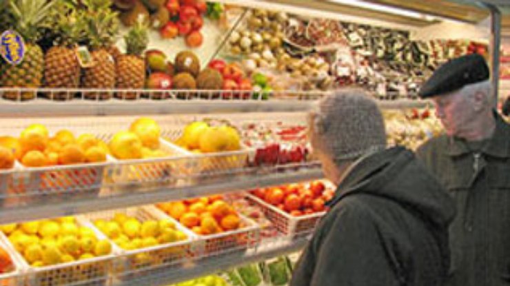 Половину зарплаты украинцы тратят на еду