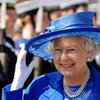 Королева Великобритании выиграла в школьную лотерею