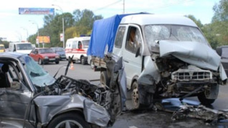 ДТП на Краснозвездном: Водитель без прав разбил три автомобиля