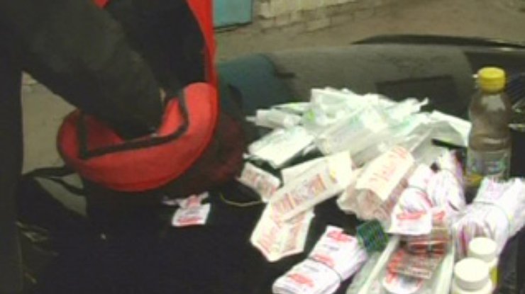 Наркотиків на суму 30 тисяч гривень було вилучено у "менеджера з доставки ліків"