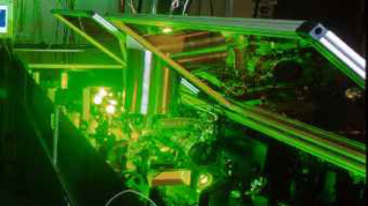 Узбекские ученые создали мощный солнечный лазер
