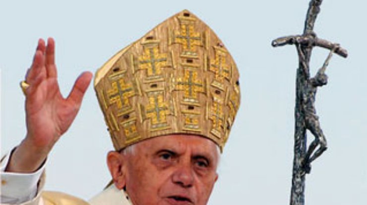 Папа римский обвинил атеистов в трагедиях человечества