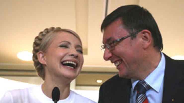 Тимошенко считает, что "прекрасный" Луценко должен остаться