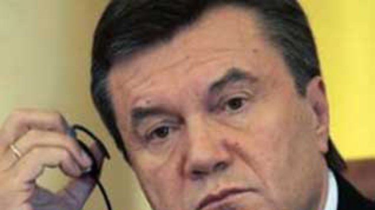 Янукович попросил НАТО не реагировать на "письмо трех"