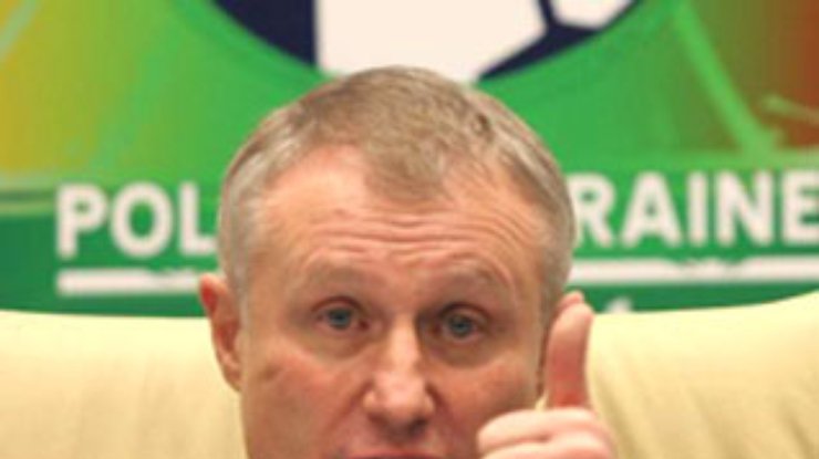 Суркис: Украину могут лишить права на Евро-2012
