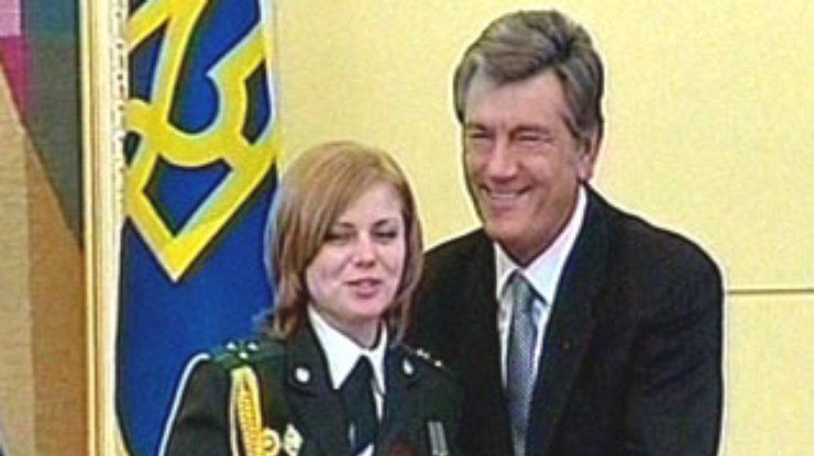 Ющенко поздравил женщин и поговорил с патриархом Филаретом