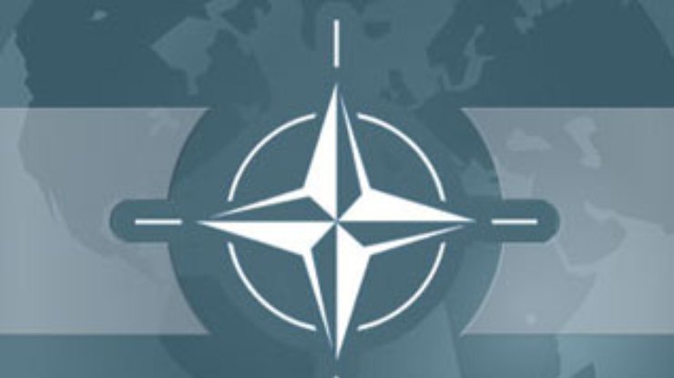 США пытаются убедить НАТО дать Украине ПДЧ