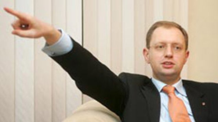 Яценюк предложил завтра решить вопрос о досрочных выборах в Киеве