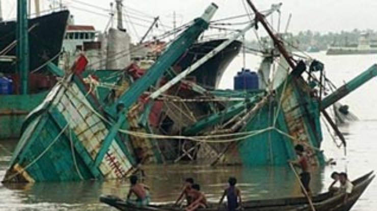 ЕС выделил пострадавшей от урагана Мьянме 2 миллиона евро