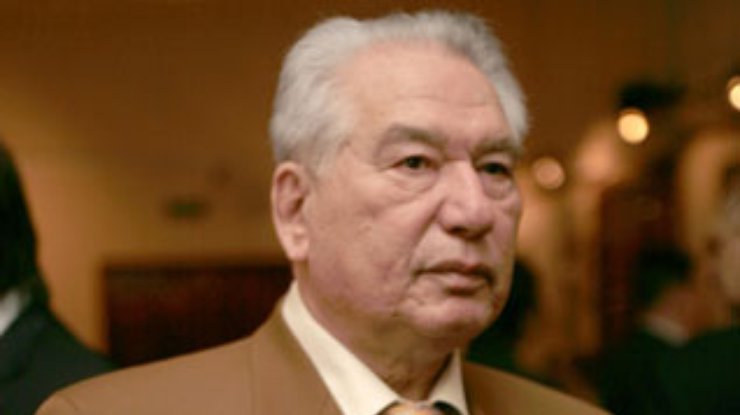Чингиз Айтматов попал в больницу с почечной недостаточностью