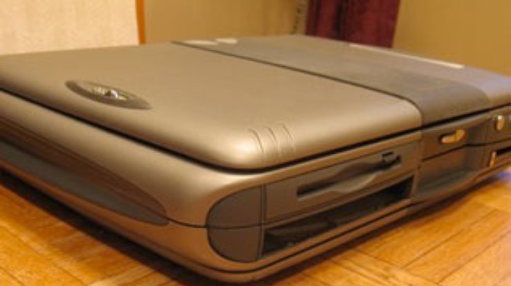 На eBay выставлен складывающийся вчетверо ноутбук