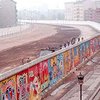 Жительница Швеции заключила брак с Берлинской стеной