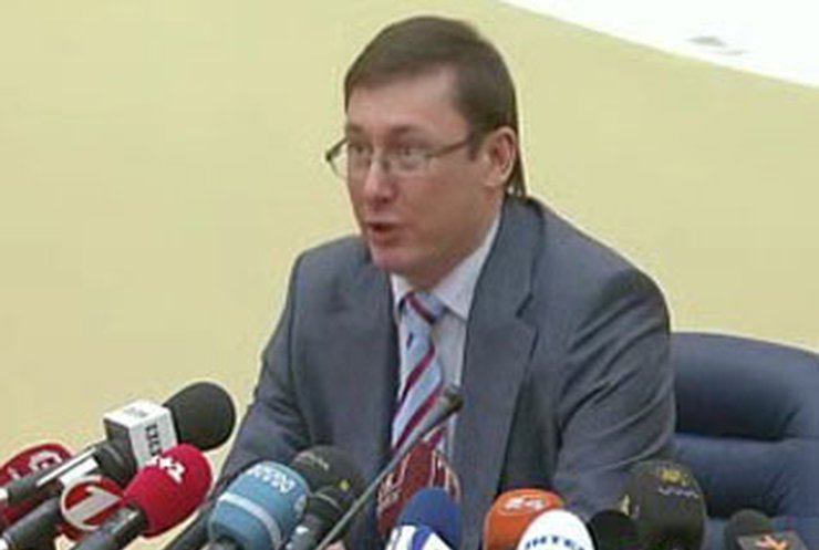 Луценко утверждает, что его хотят отстранить от должности