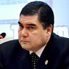 Президент Туркмении запретил жевать смесь из табака, извести и помета