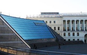 В киевском "Глобусе" ищут взрывчатку