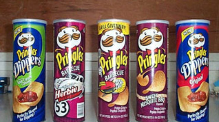 Дизайнера коробки чипсов Pringles похоронили в его изобретении