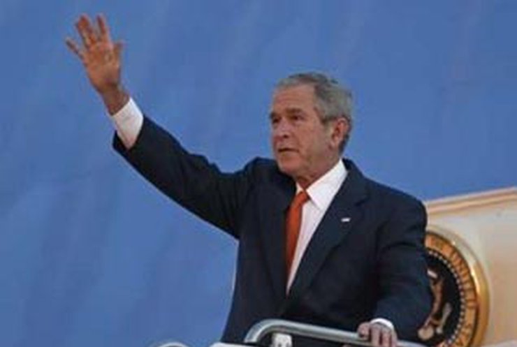 Буш начинает прощальное турне по Европе