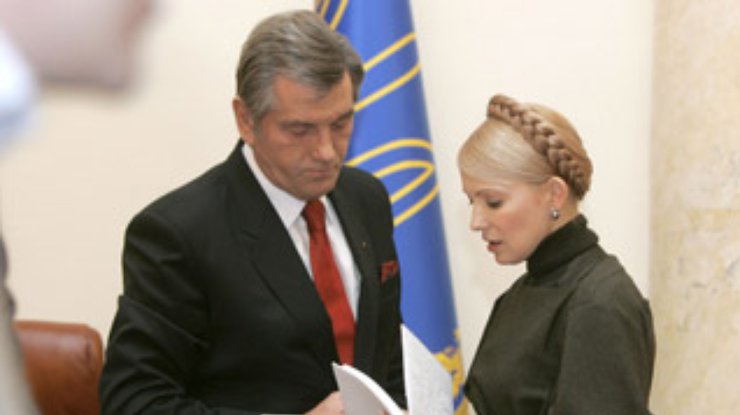 Ющенко поручил Тимошенко заняться уборкой мусора