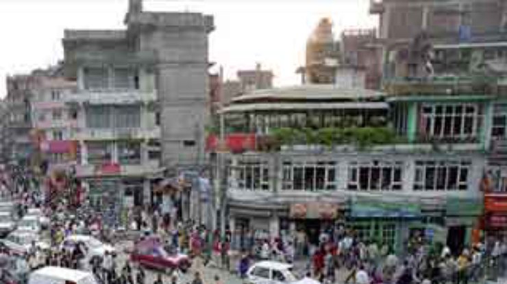 Жизнь Непала парализовали многочисленные забастовки