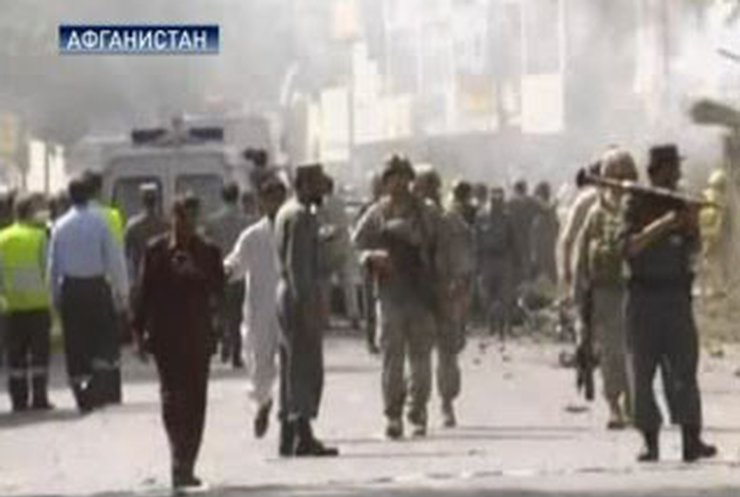 Смертник врезался в посольство Индии в Кабуле, 40 погибших