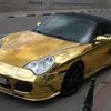 В Германии выпустили позолоченный Porsche