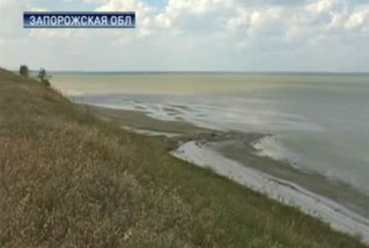 Молочный лиман в Азовском море  высыхает