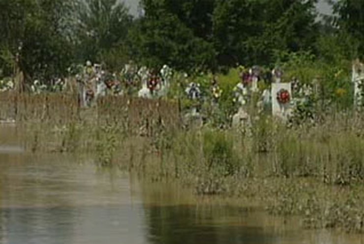 В Ивано-Франковской области похоронили первых жертв наводнения