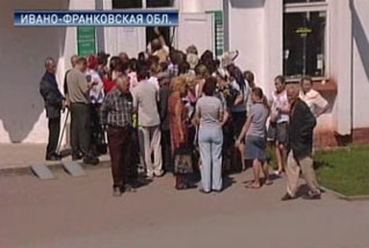 Тимошенко приказала приносить на дом выплаты пострадавшим от стихии