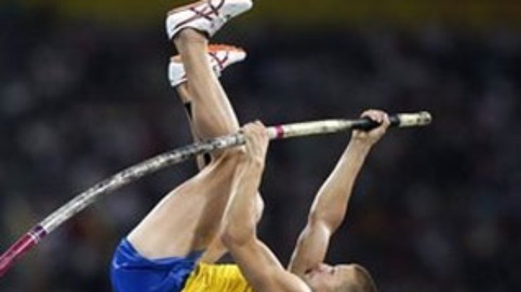 Украинец завоевал бронзу Олимпиады по прыжкам с шестом