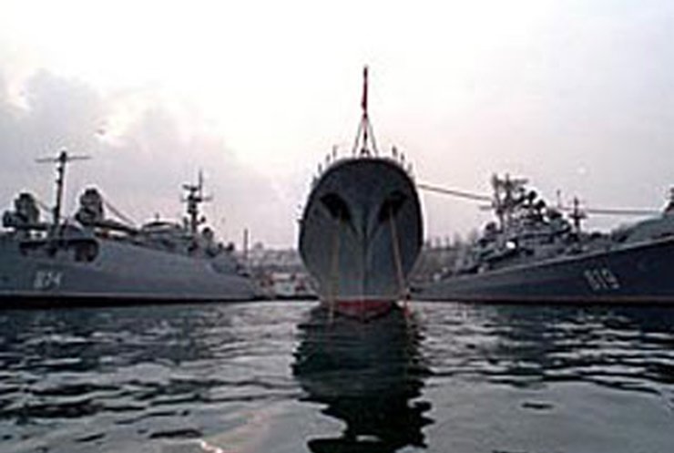Корабли ЧФ РФ подошли к берегу Абхазии (Дополнено в 11:50)